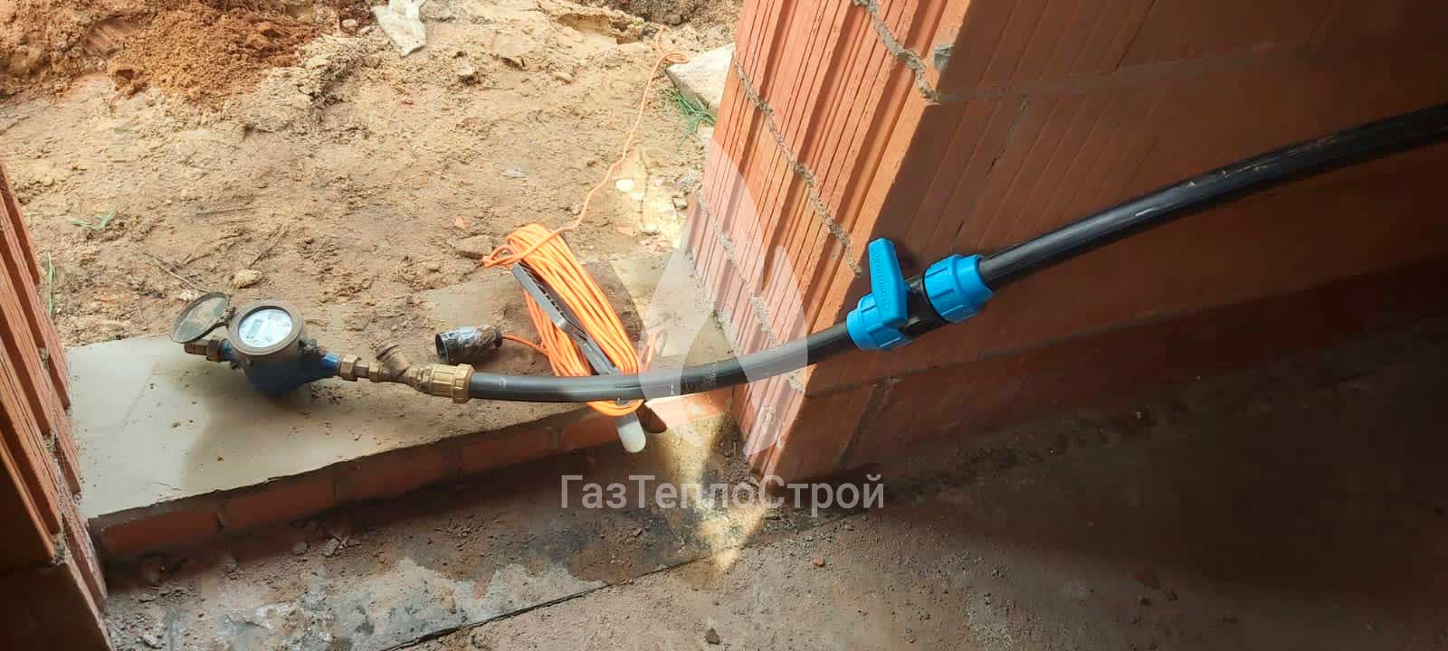 Изображение труб проведенных к септику